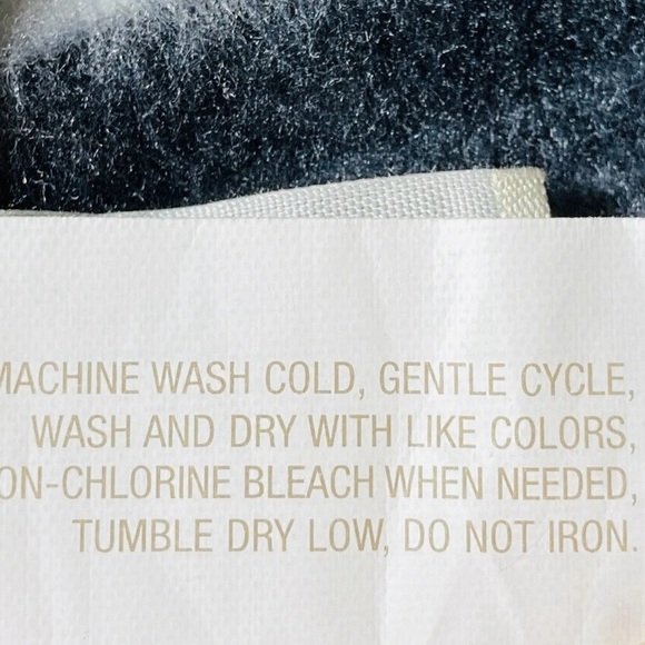 Old Navy - Black & White Striped Beanie - One Size - Picture 5 of 5